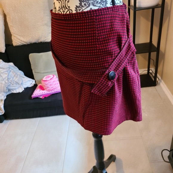 Skirt - Picture 3 of 4